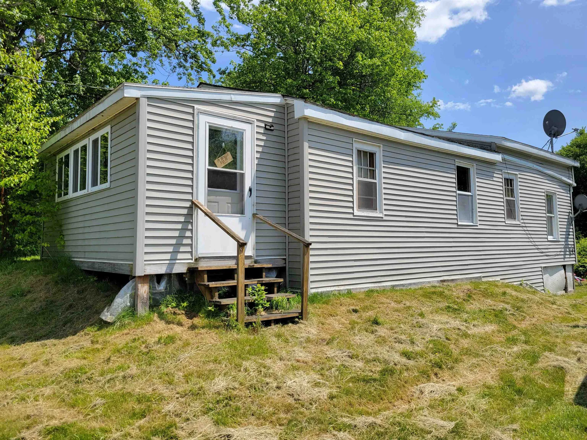 24 Braggs Bay Road Errol NH 03579