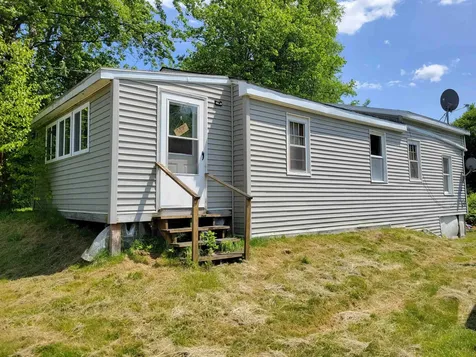 24 Braggs Bay Road Errol NH 03579