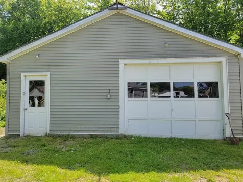 24 Braggs Bay Road Errol NH 03579