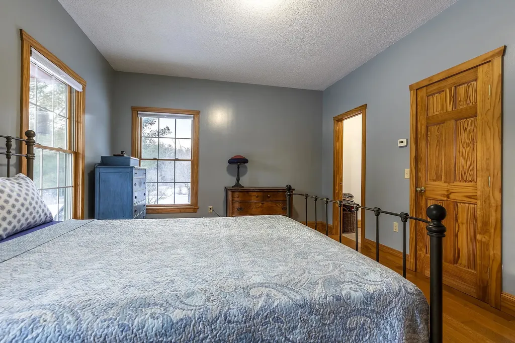 64 Gleason Farm Lane Jamaica VT 05343