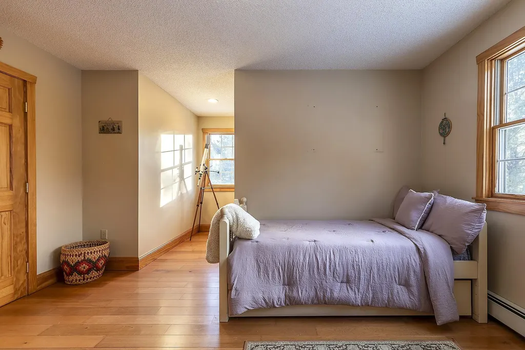 64 Gleason Farm Lane Jamaica VT 05343