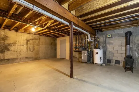 64 Gleason Farm Lane Jamaica VT 05343