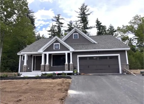 25 Edgewater Way Brentwood NH 03833