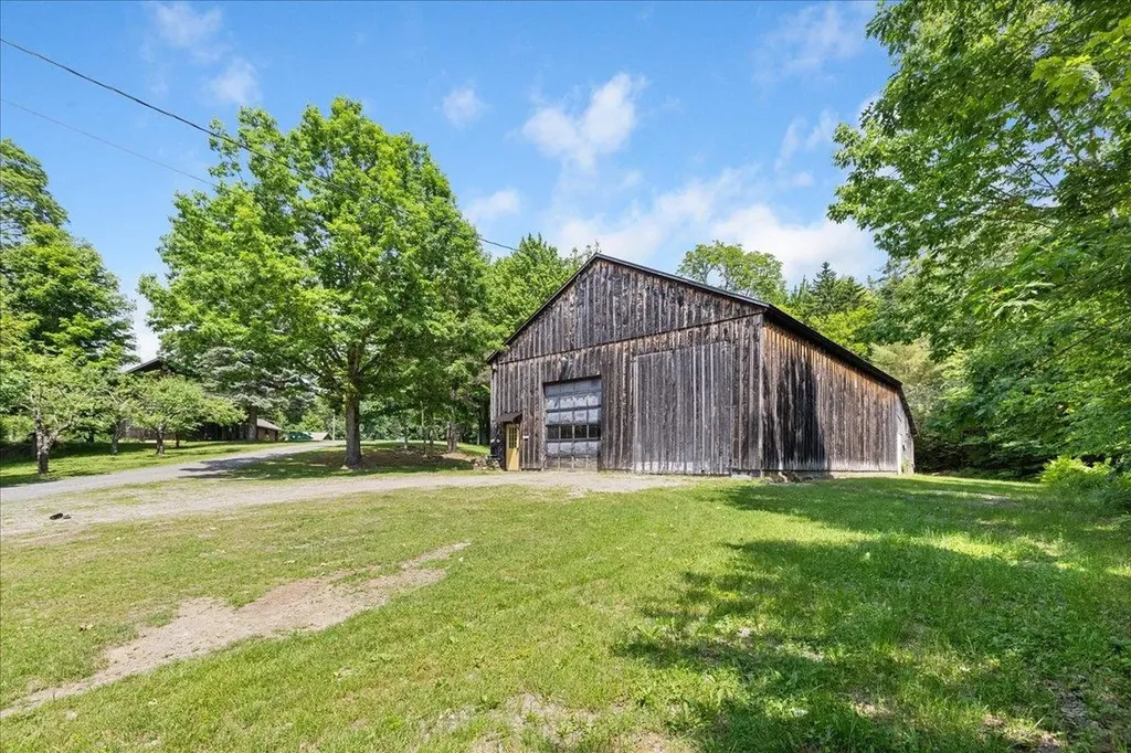 985 Slate Ledge Road Littleton NH 03561