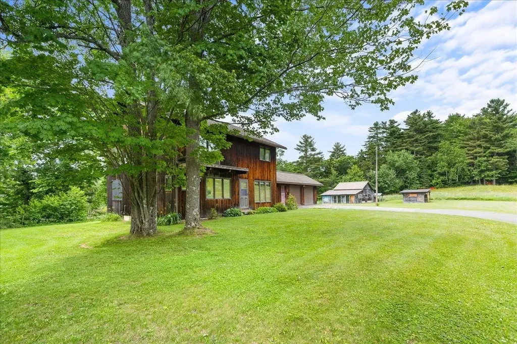 985 Slate Ledge Road Littleton NH 03561