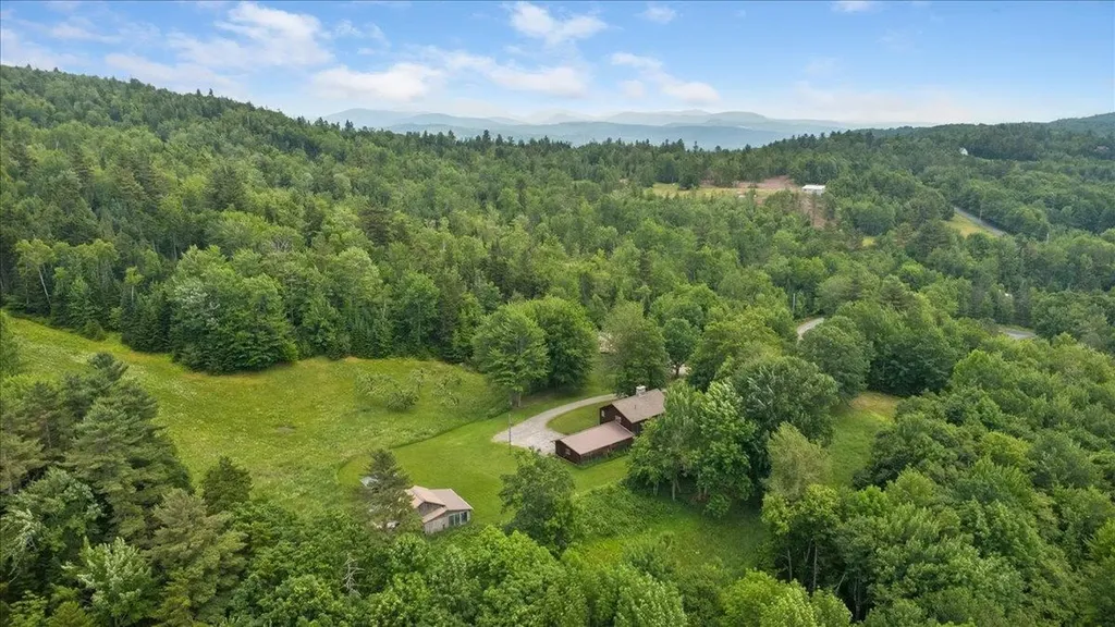 985 Slate Ledge Road Littleton NH 03561