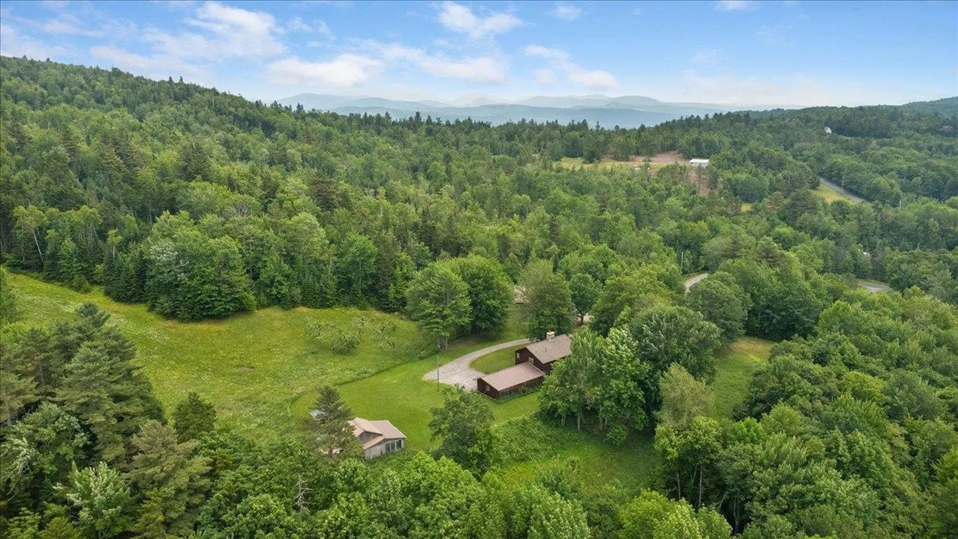 985 Slate Ledge Road Littleton NH 03561