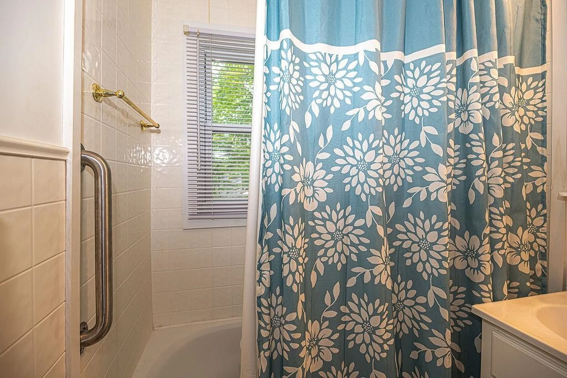 19 Boulder Pass Hillsborough NH 03244