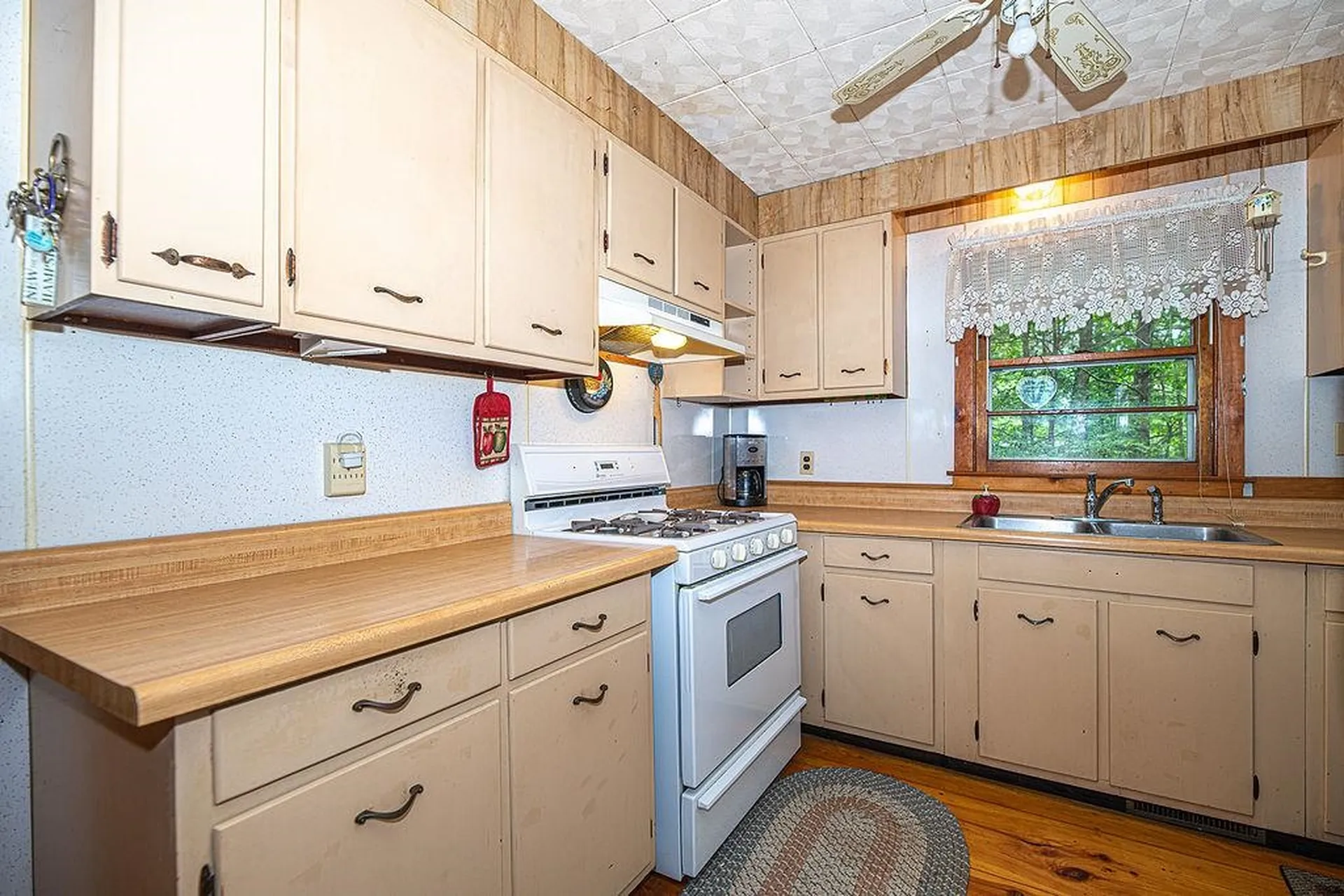 19 Boulder Pass Hillsborough NH 03244