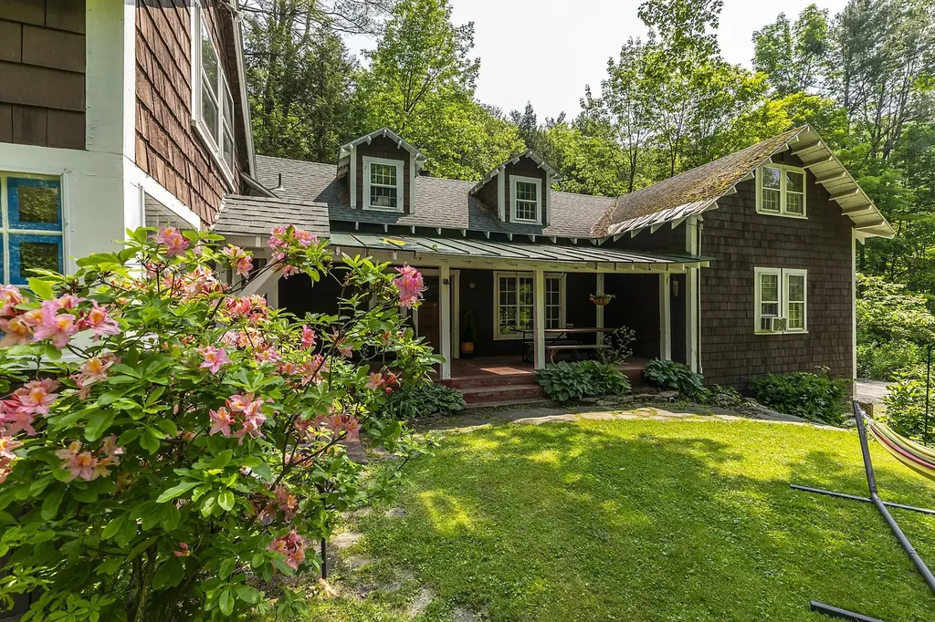 371 Vt Route 12 Hartland VT 05048