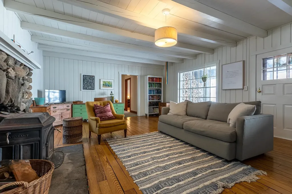 371 Vt Route 12 Hartland VT 05048