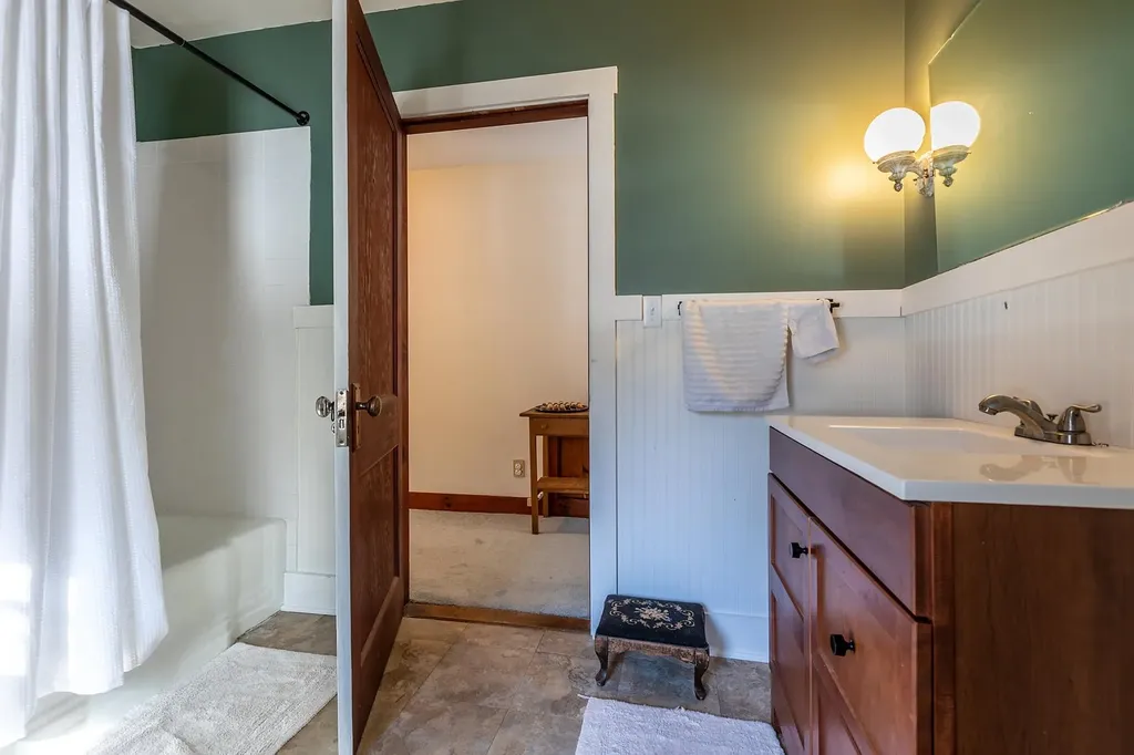 371 Vt Route 12 Hartland VT 05048