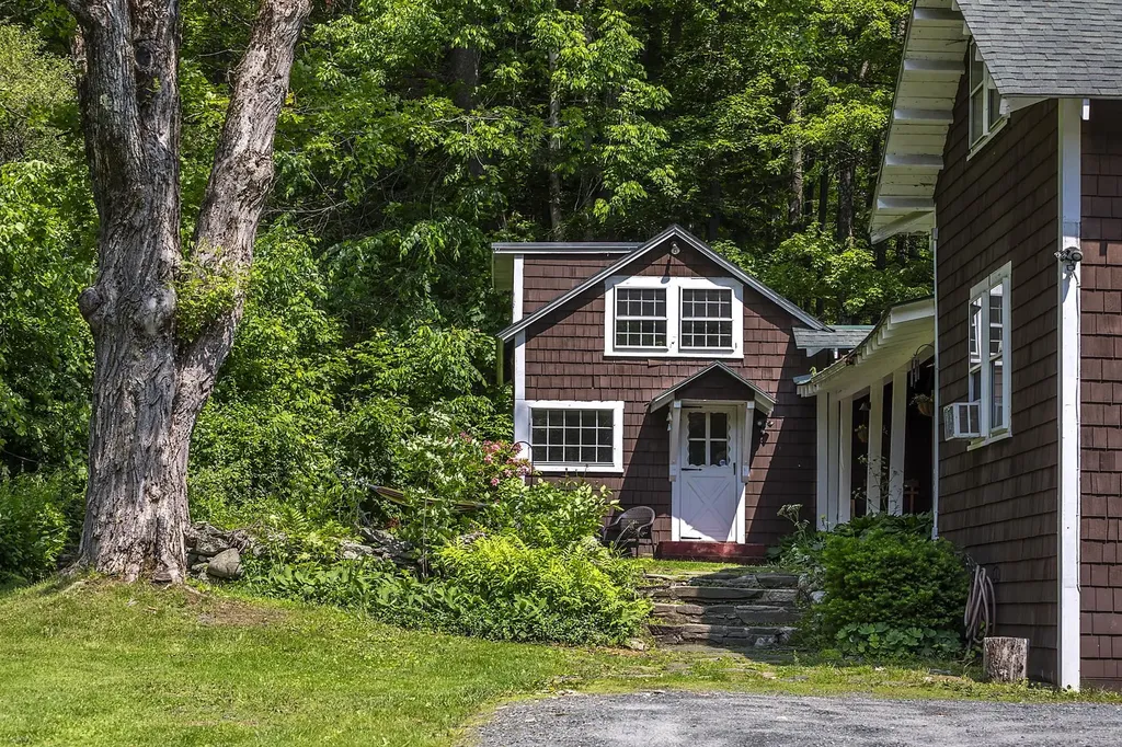 371 Vt Route 12 Hartland VT 05048