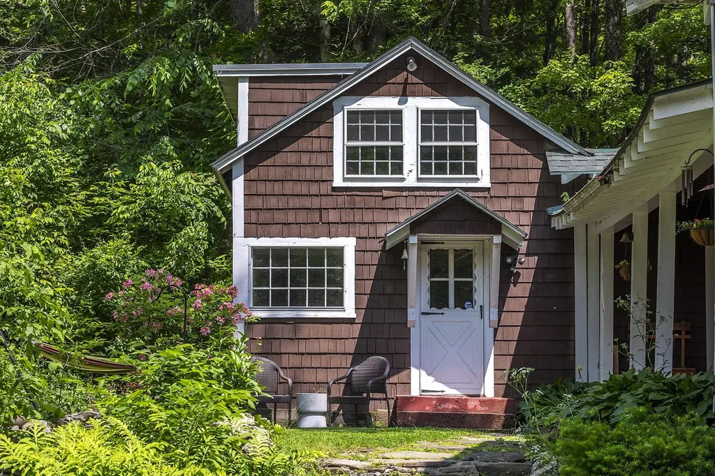 371 Vt Route 12 Hartland VT 05048