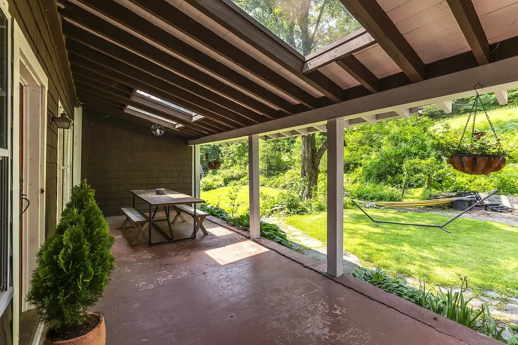 371 Vt Route 12 Hartland VT 05048