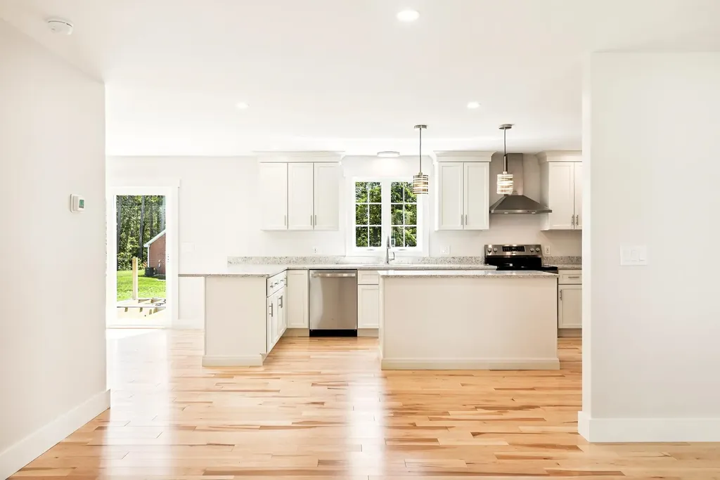 15 Pine Street Rollinsford NH 03869