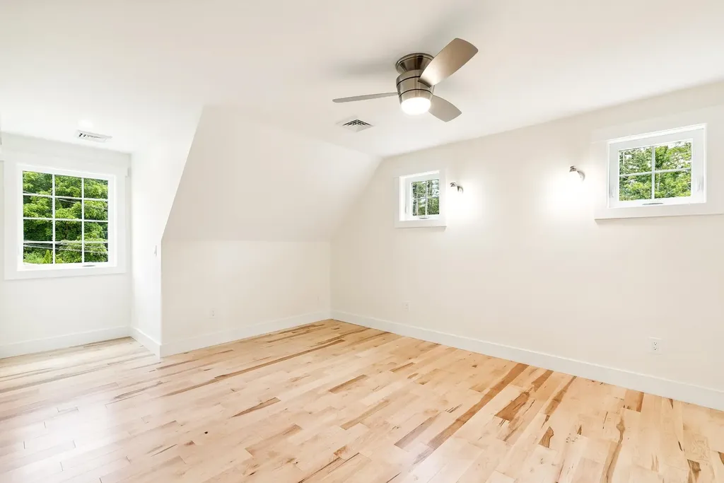 15 Pine Street Rollinsford NH 03869