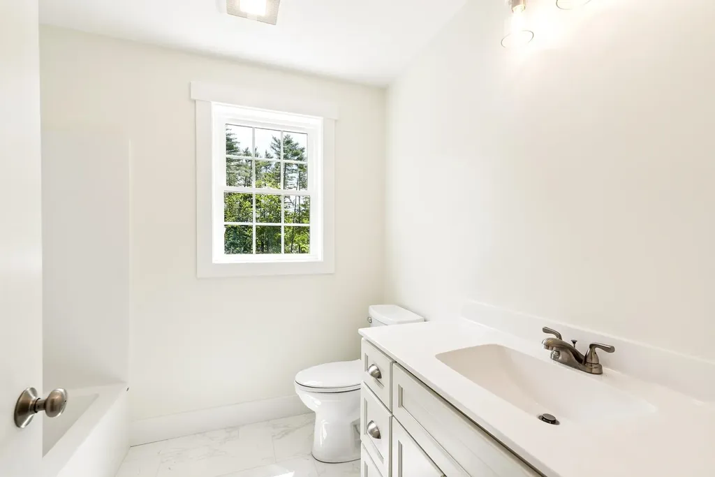 15 Pine Street Rollinsford NH 03869