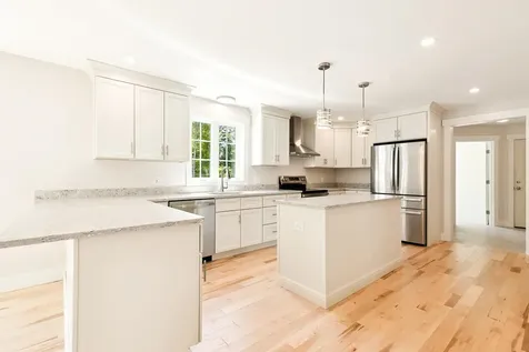 15 Pine Street Rollinsford NH 03869