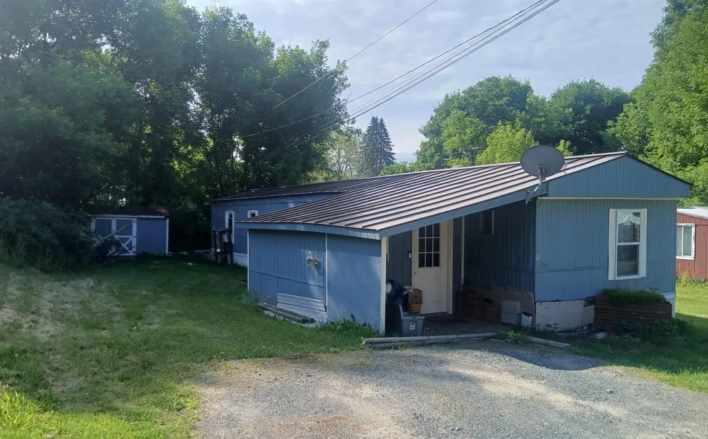 12 Daniels Drive Enfield NH 03748