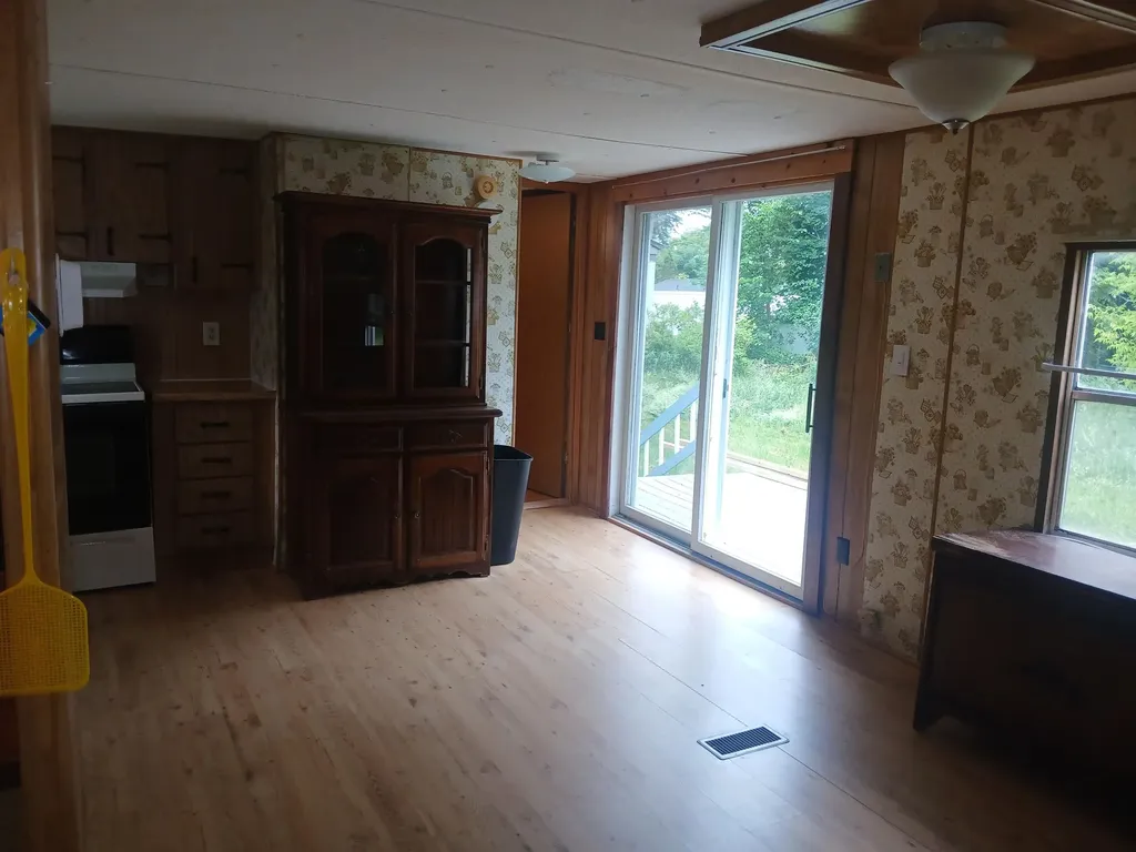 12 Daniels Drive Enfield NH 03748