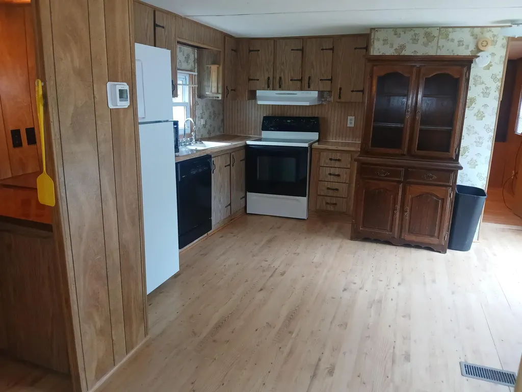 12 Daniels Drive Enfield NH 03748