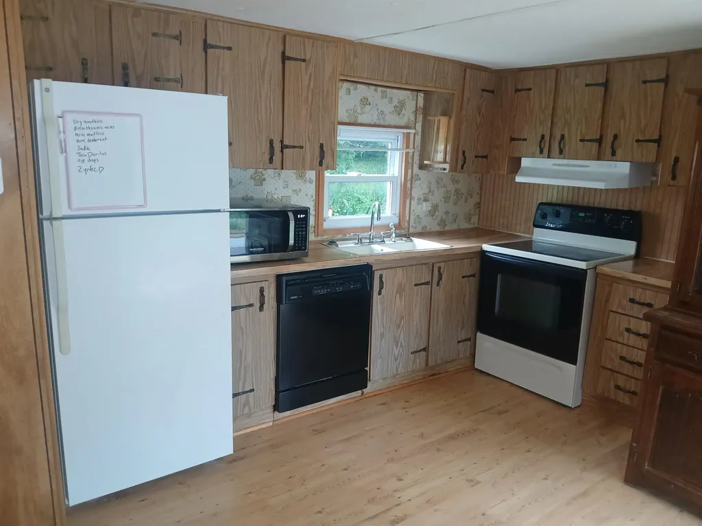 12 Daniels Drive Enfield NH 03748