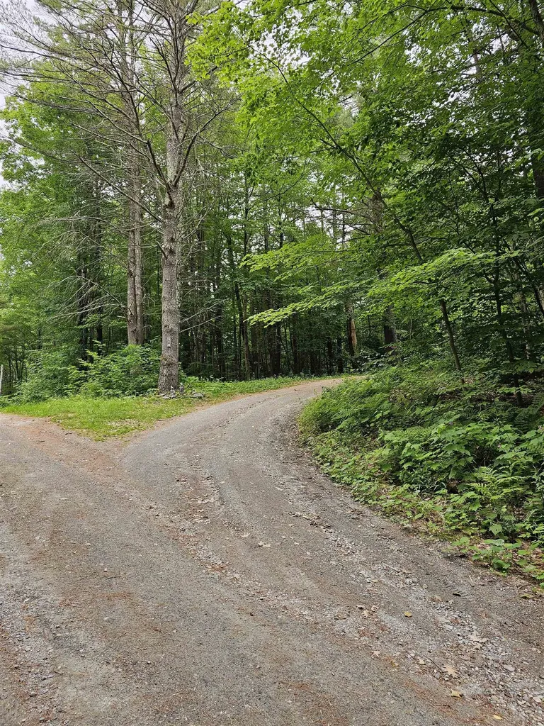 318 Skyboro W Road Pownal VT 05261