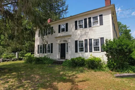 51 Old Center Road Deerfield NH 03037