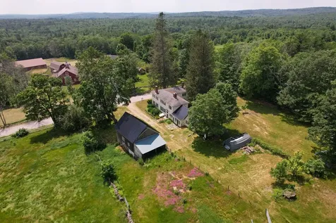 51 Old Center Road Deerfield NH 03037