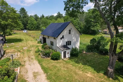 51 Old Center Road Deerfield NH 03037
