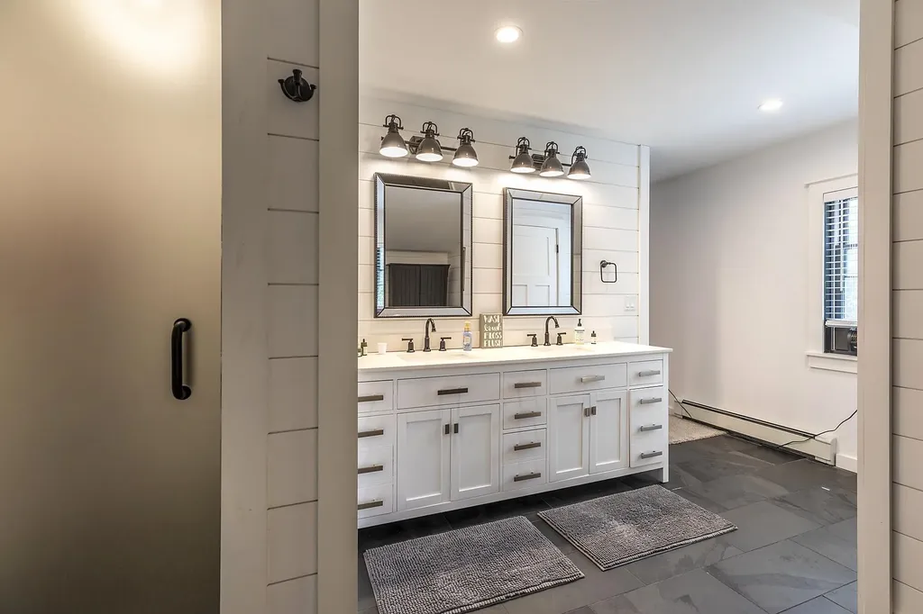 2 Maple Street Woodstock VT 05091