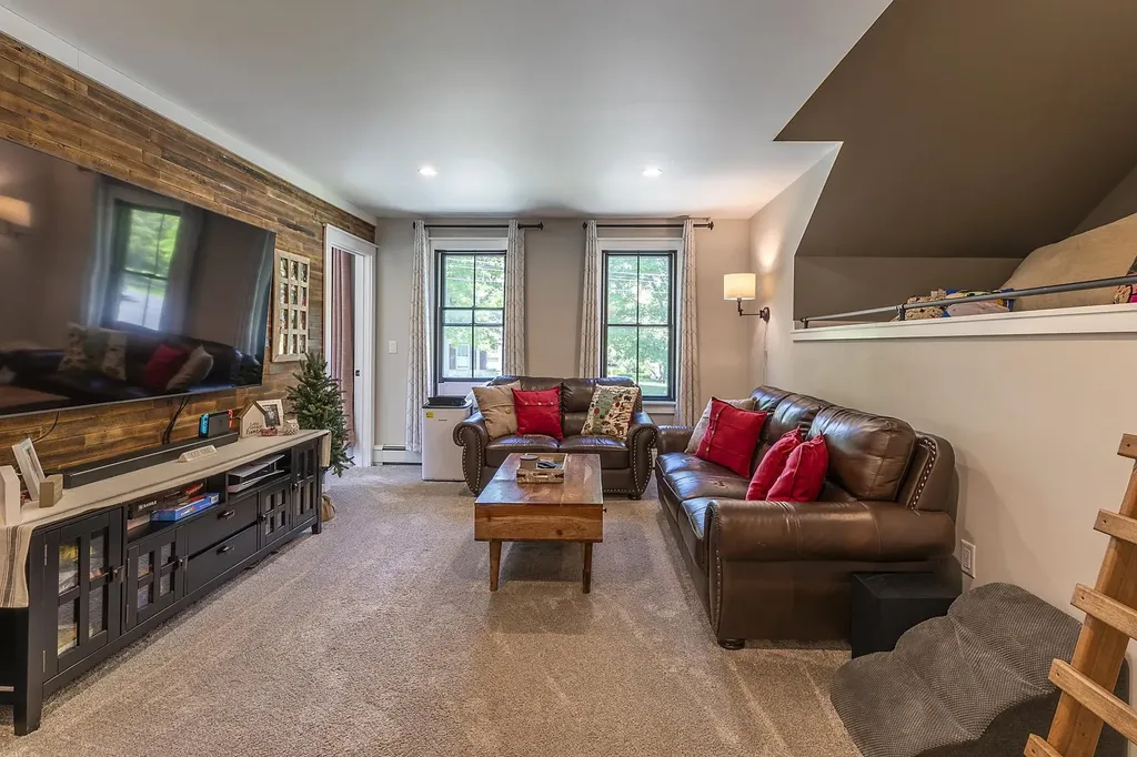 2 Maple Street Woodstock VT 05091