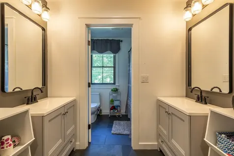 2 Maple Street Woodstock VT 05091