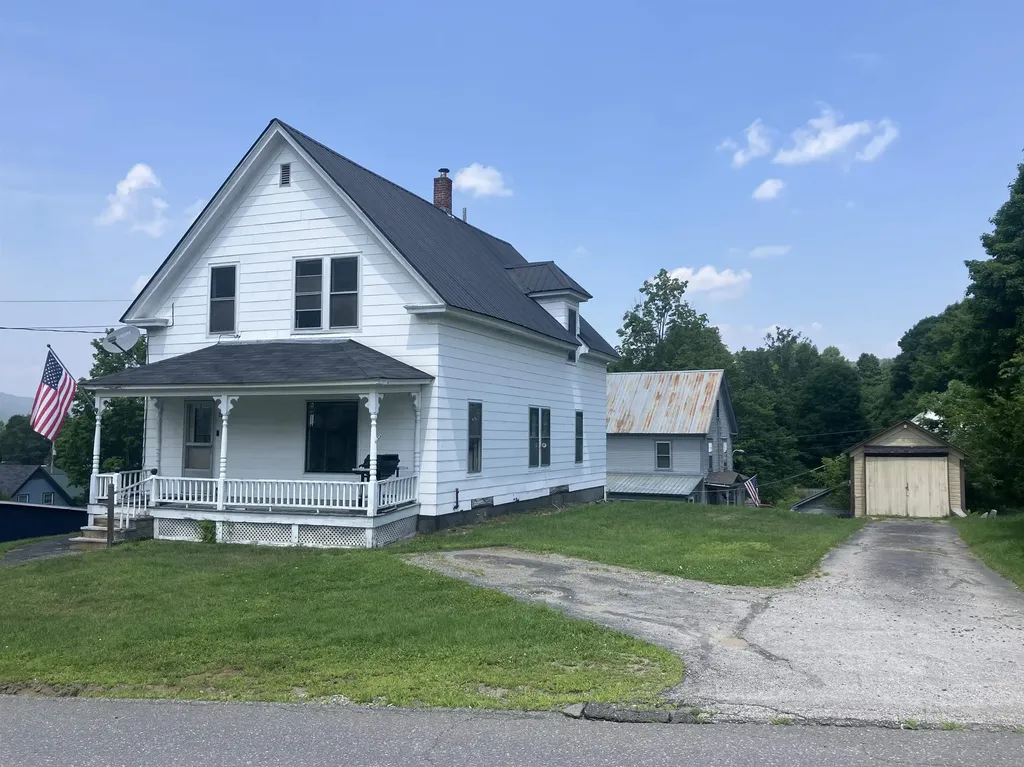 26 Spring Street Hardwick VT 05843