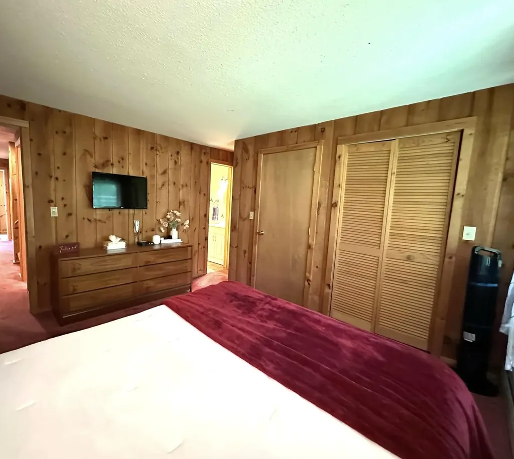 5E Polar Bear N Dover VT 05356