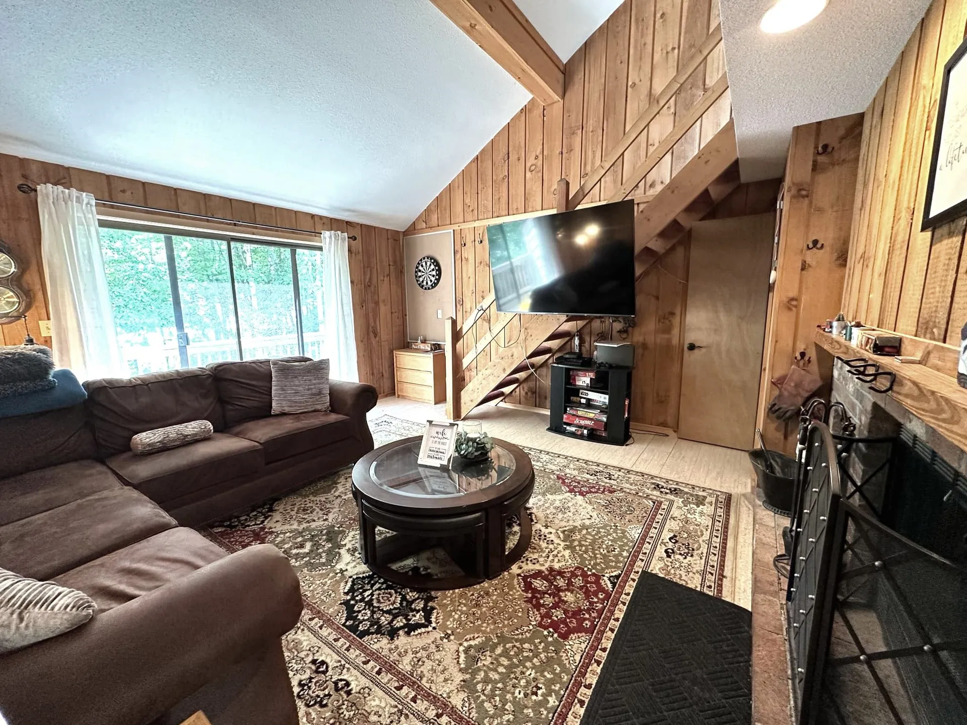 5e Polar Bear N Dover VT 05356