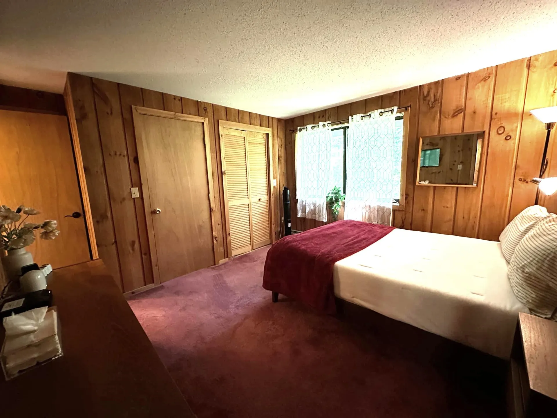 5e Polar Bear N Dover VT 05356