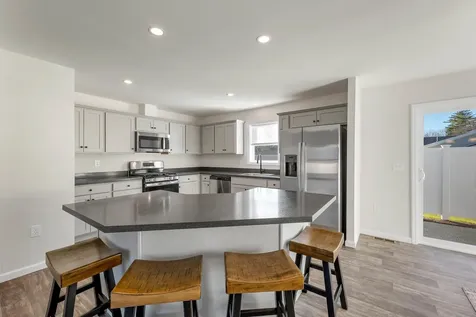 20-B Wildflower Lane Plymouth NH 03264