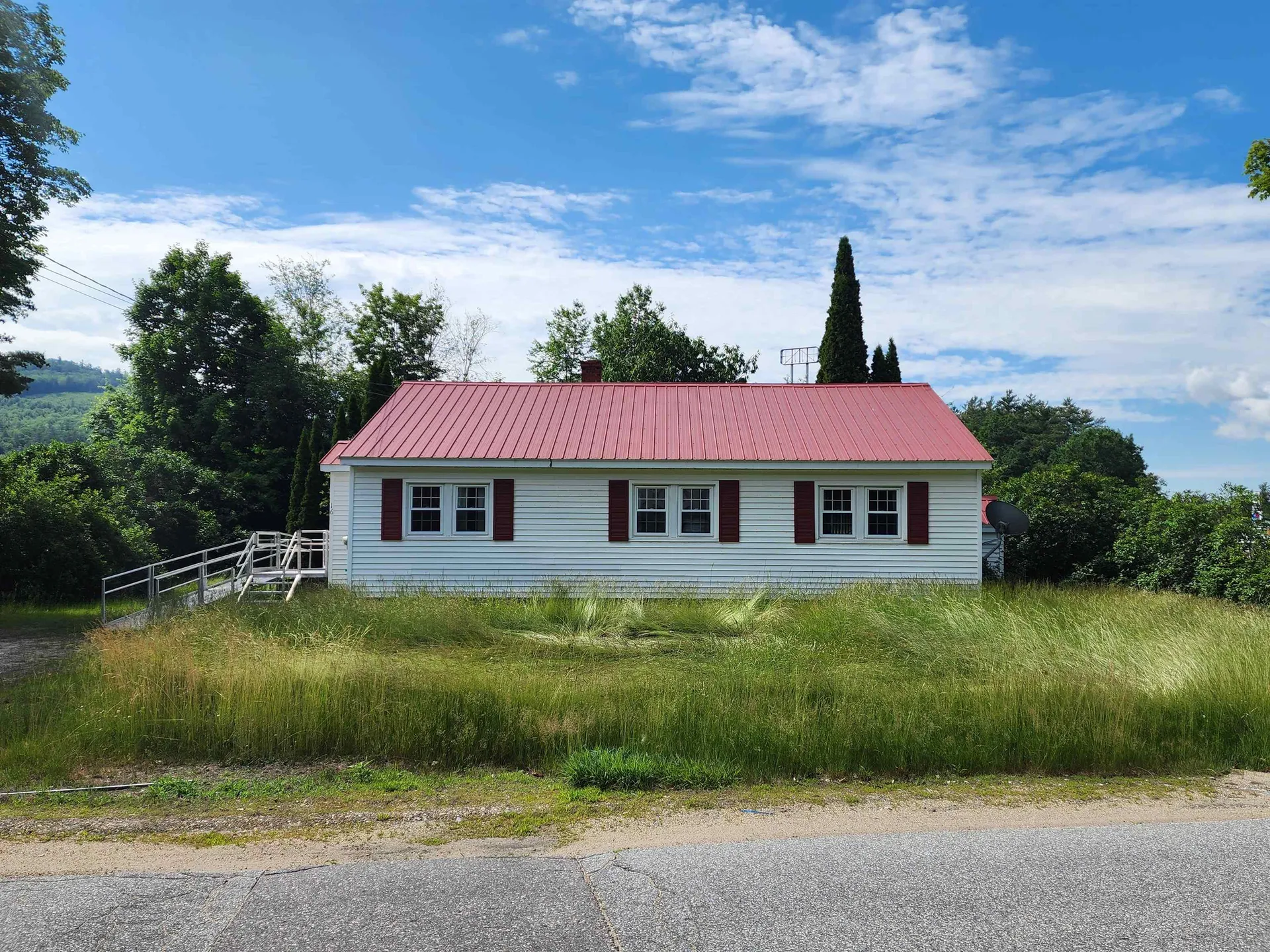 16 Southmayd Street Campton NH 03223