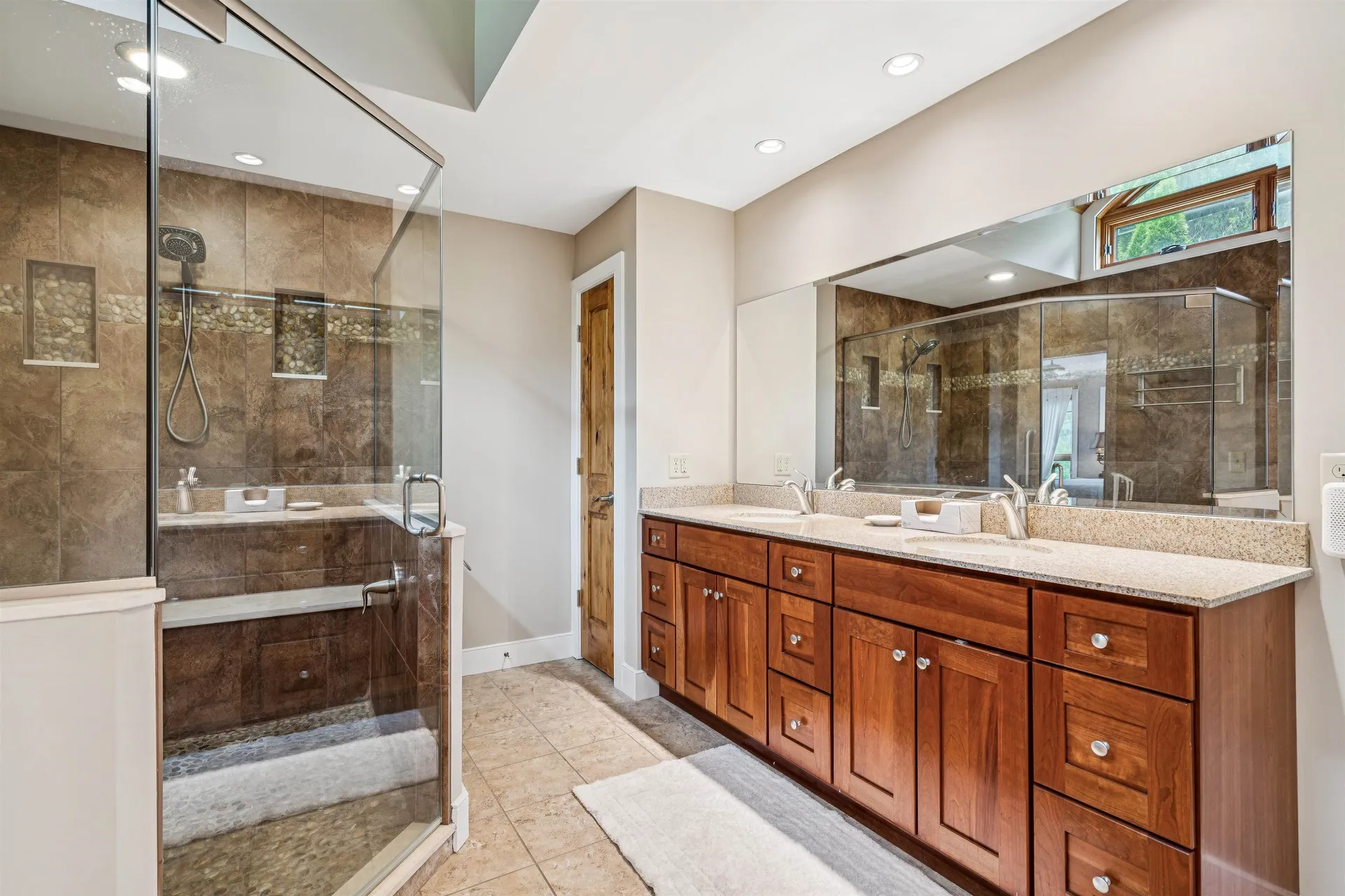 2346 Quechee Main Street Hartford VT 05059