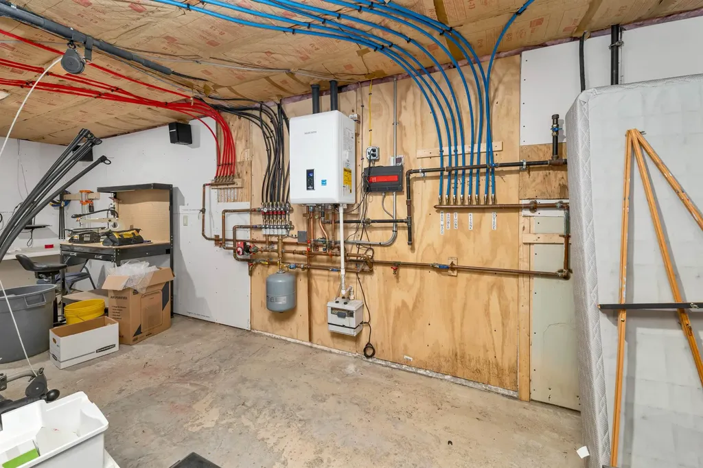 30 Bly Avenue Alton NH 03809