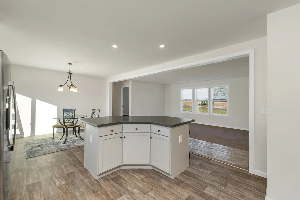 20-A Wildflower Lane Plymouth NH 03264