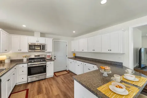 20-A Wildflower Lane Plymouth NH 03264