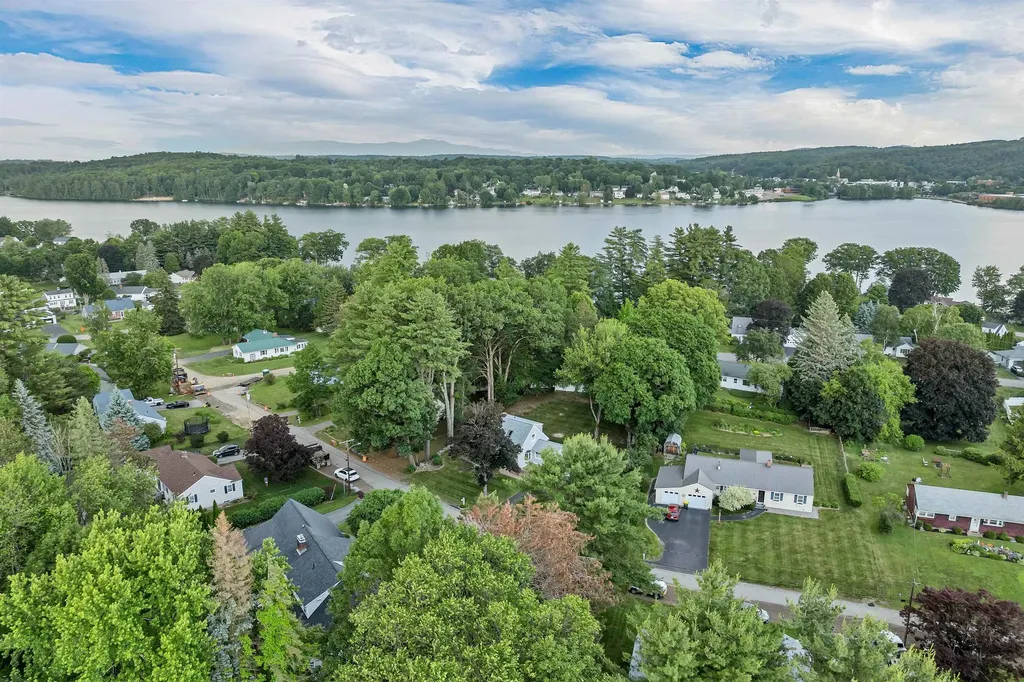 195 Morningside Drive Laconia NH 03246