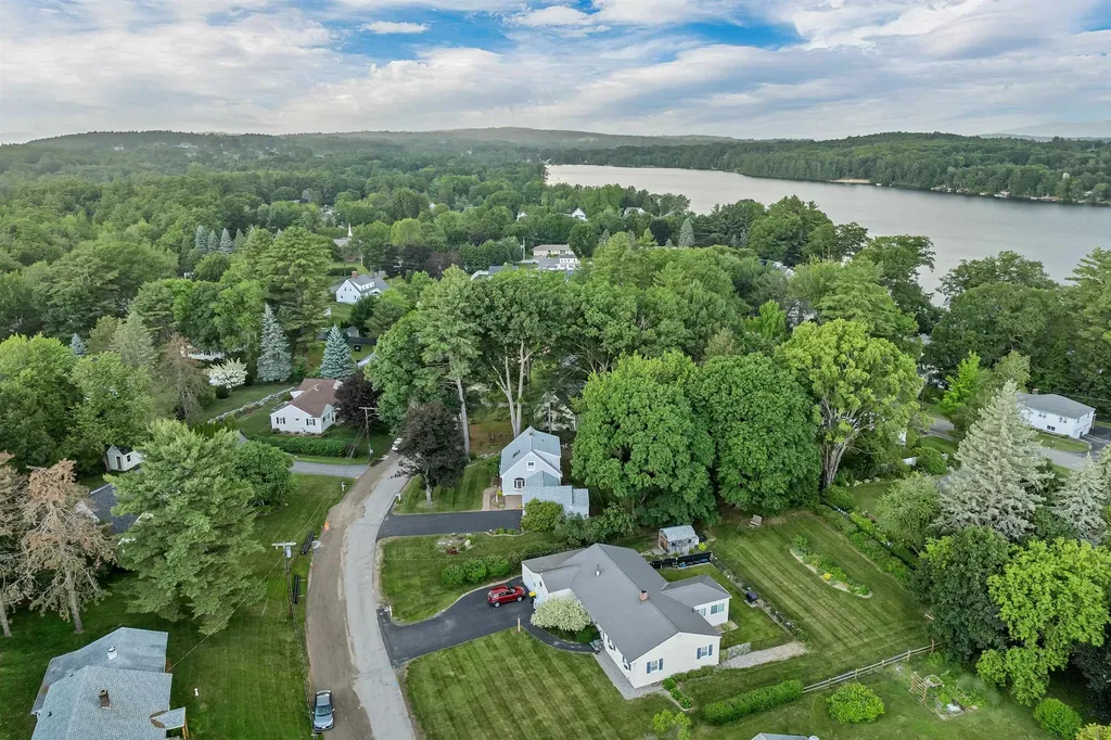 195 Morningside Drive Laconia NH 03246