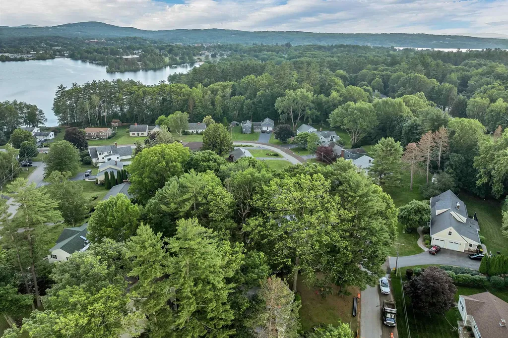195 Morningside Drive Laconia NH 03246