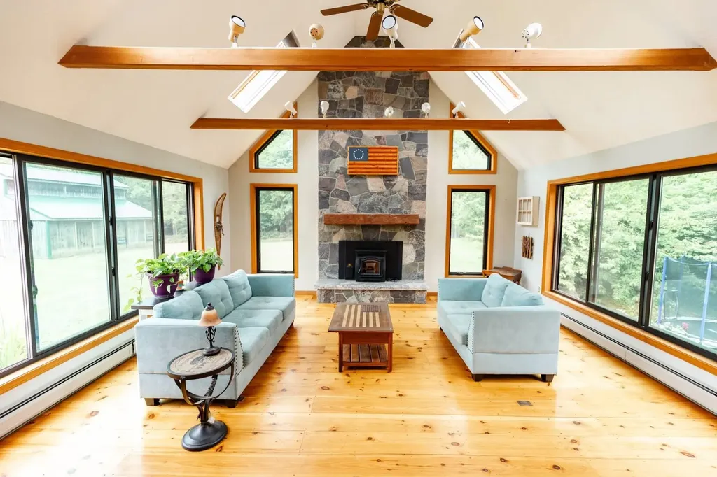 435 Old Francestown Road Weare NH 03281