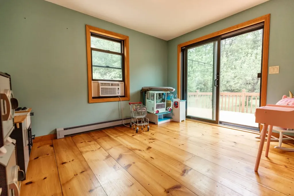 435 Old Francestown Road Weare NH 03281