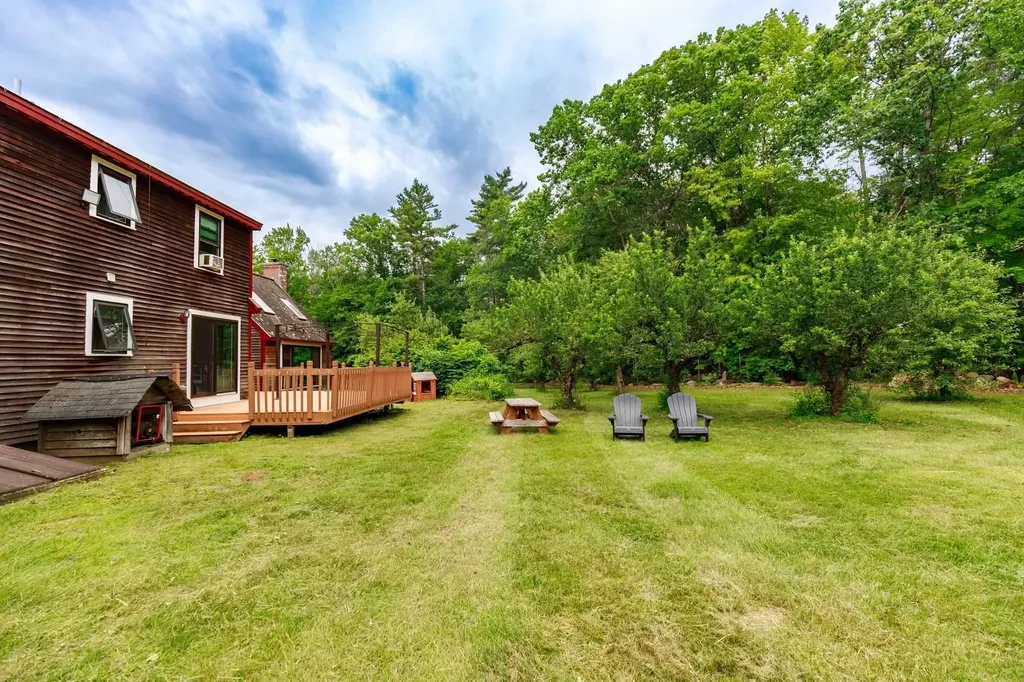 435 Old Francestown Road Weare NH 03281